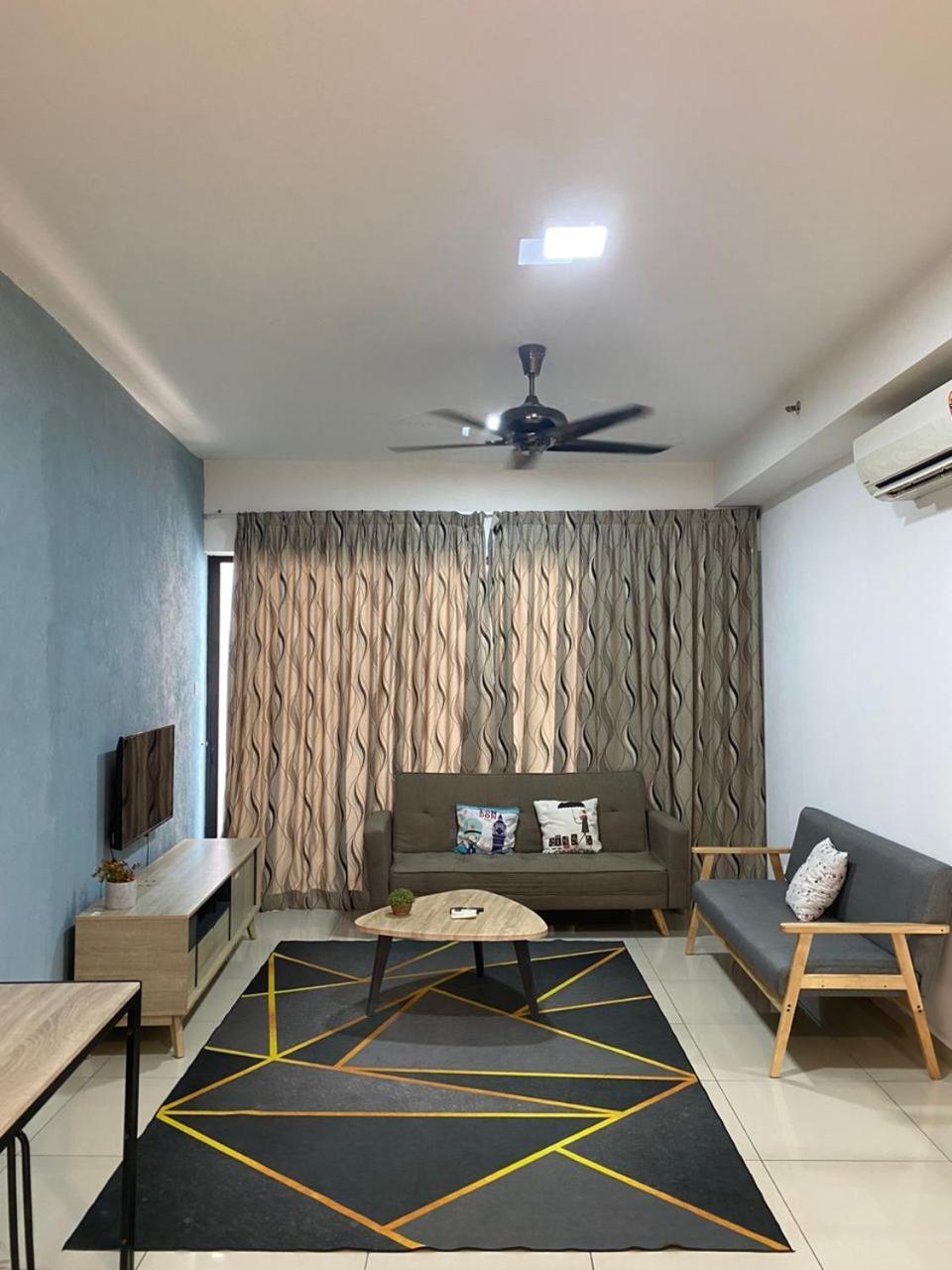 Host Assist Homestay By Ha I-City Шах-Алам Номер фото